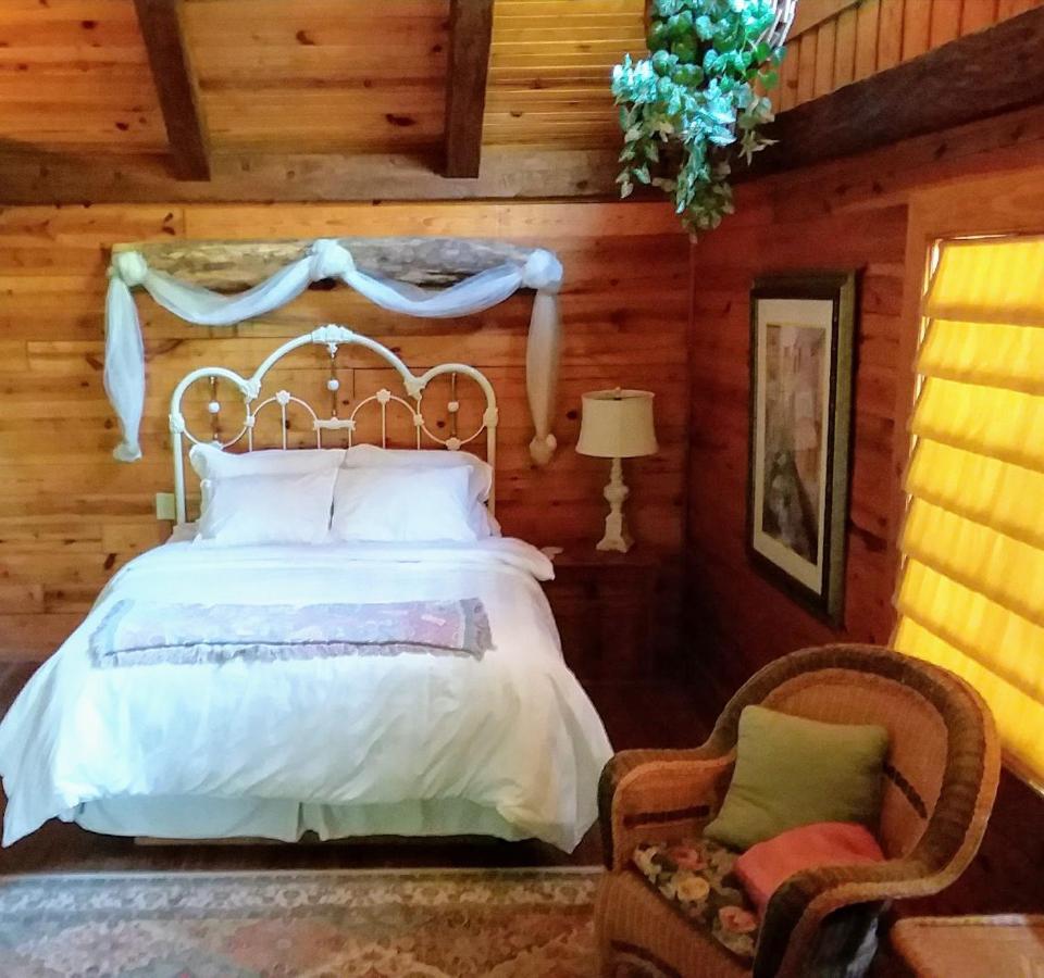 Cherokee Mountain Log Cabins Eureka Springs Buitenkant foto