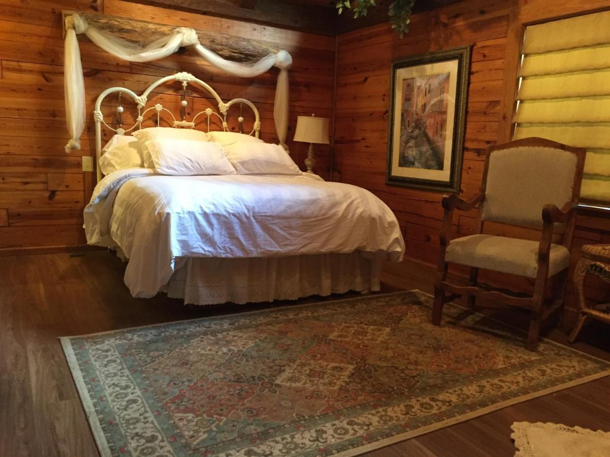 Cherokee Mountain Log Cabins Eureka Springs Buitenkant foto