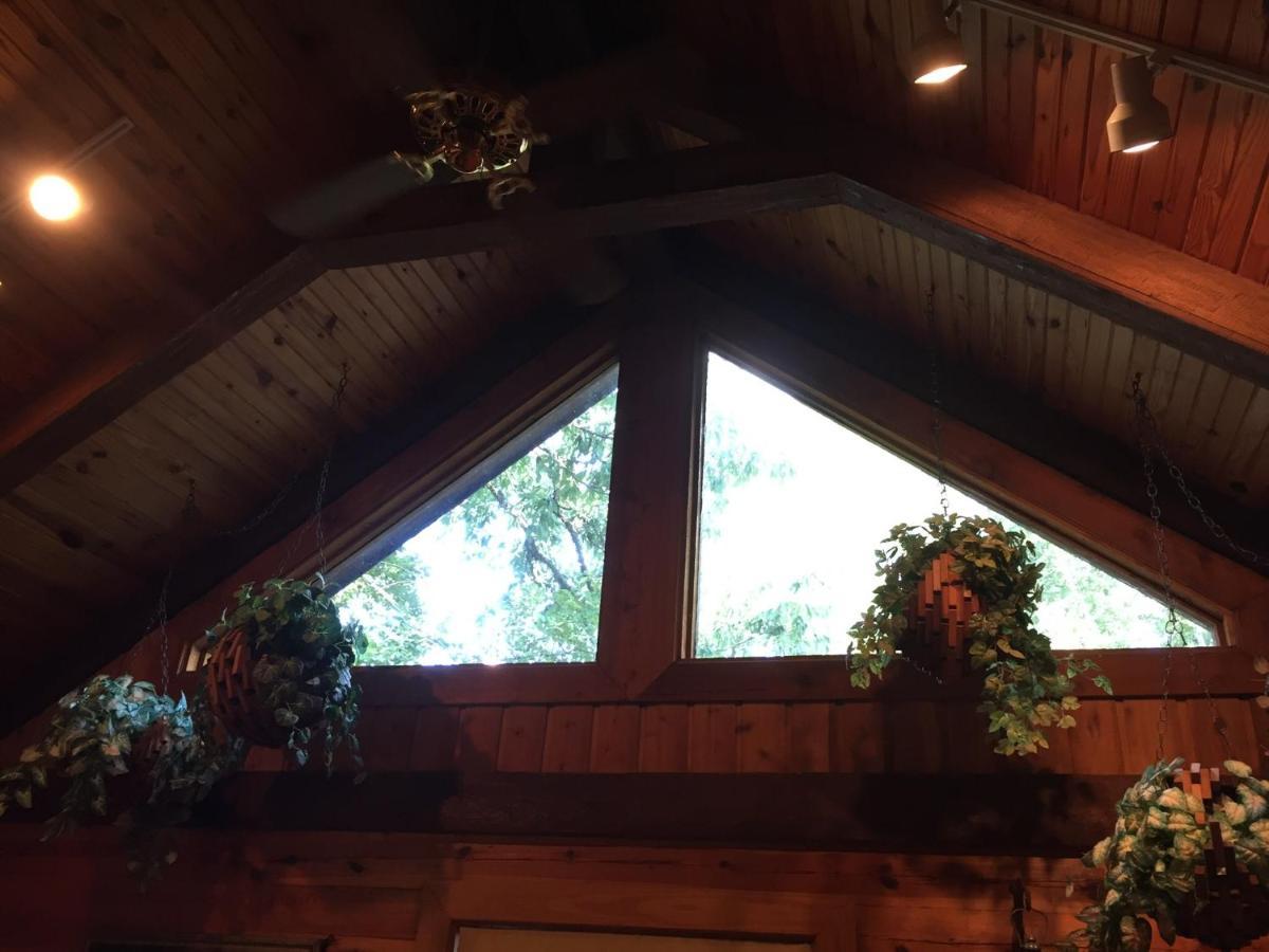Cherokee Mountain Log Cabins Eureka Springs Buitenkant foto