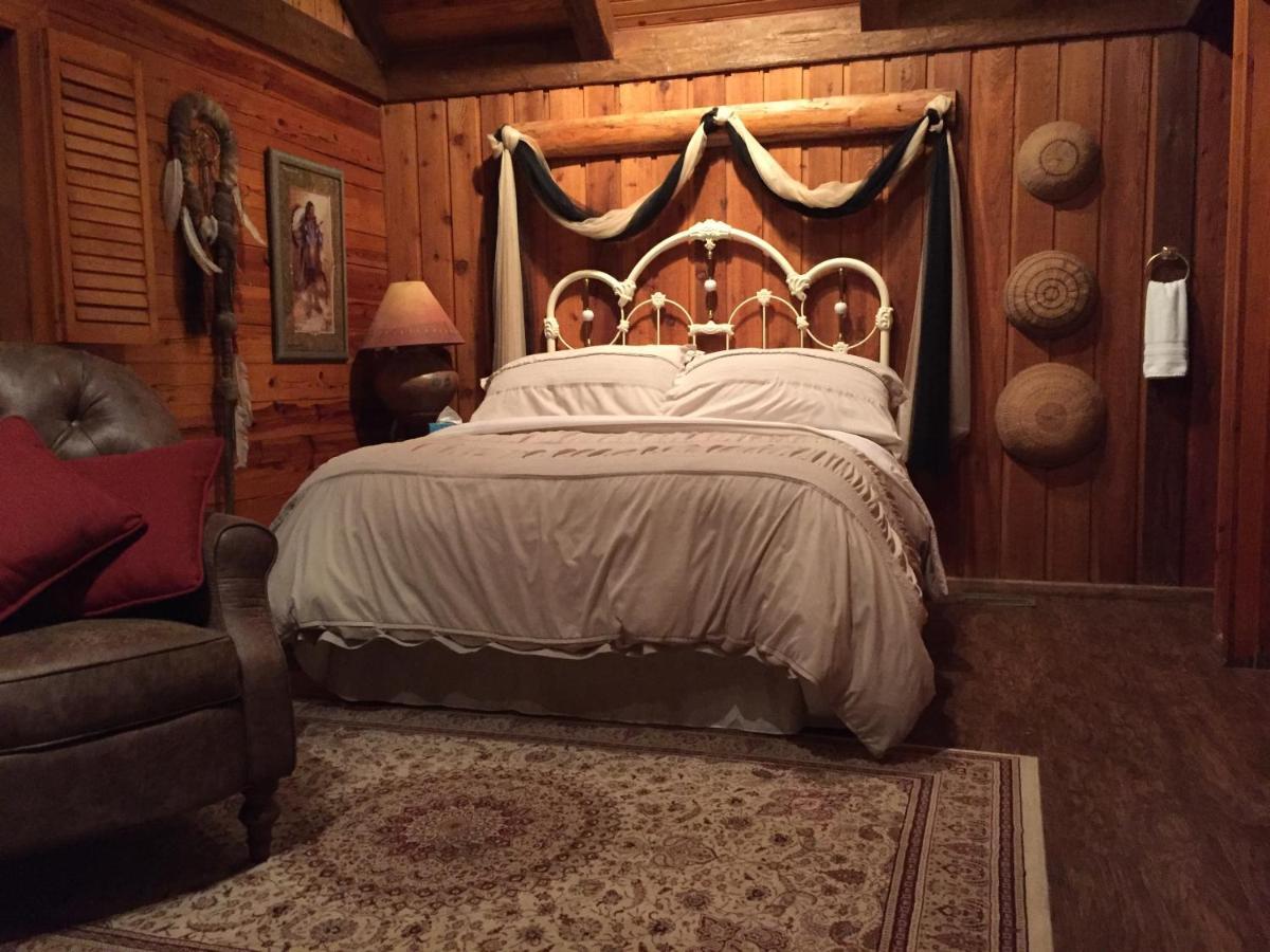Cherokee Mountain Log Cabins Eureka Springs Buitenkant foto